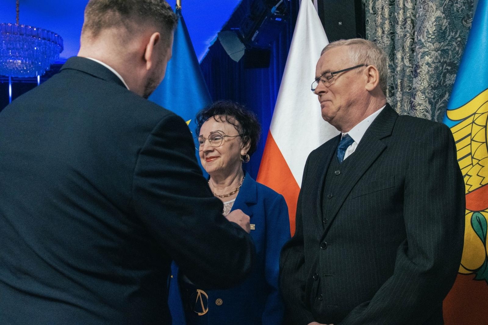 Zdjęcie w galerii na portalu naszwodzislaw.com: Jubilaci świętowali złote, szmaragdowe i diamentowe gody wiadomości z regionu