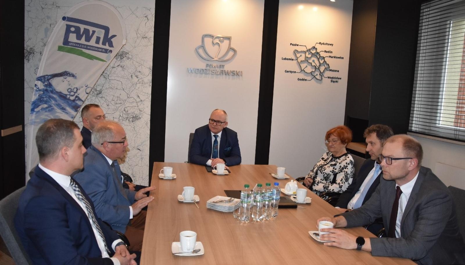 Zdjęcie w galerii na portalu naszwodzislaw.com: Dwie powiatowe szkoły z nowymi partnerami wiadomości z regionu