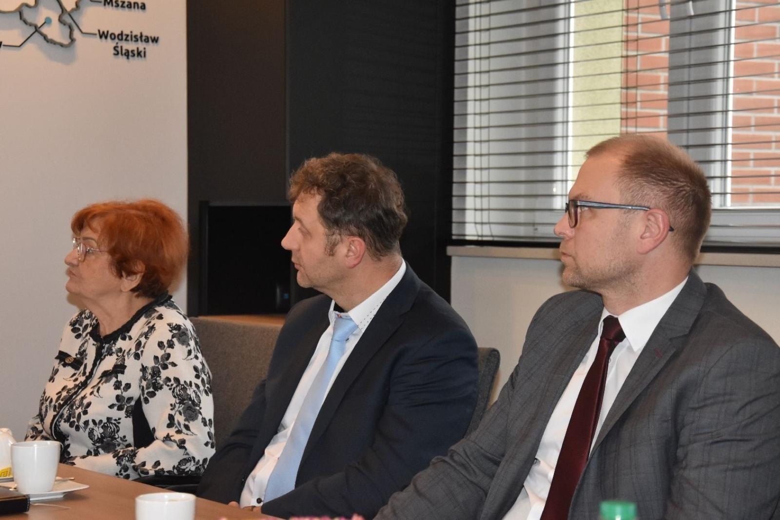 Zdjęcie w galerii na portalu naszwodzislaw.com: Dwie powiatowe szkoły z nowymi partnerami wiadomości z regionu