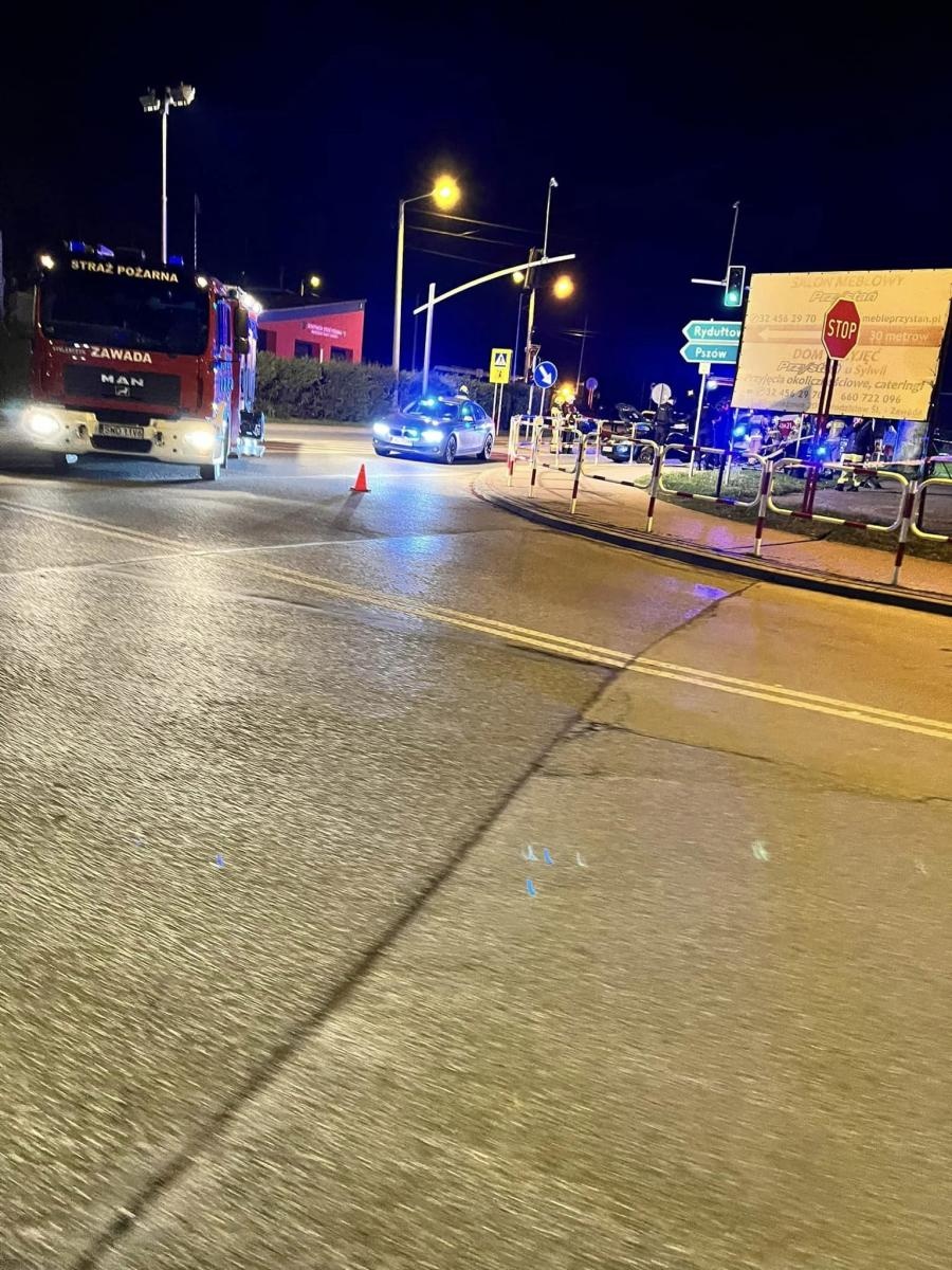 Zdjęcie w galerii na portalu naszwodzislaw.com: O krok od kolejnej tragedii na Młodzieżowej. Za kierownicą 18-latek wiadomości z regionu