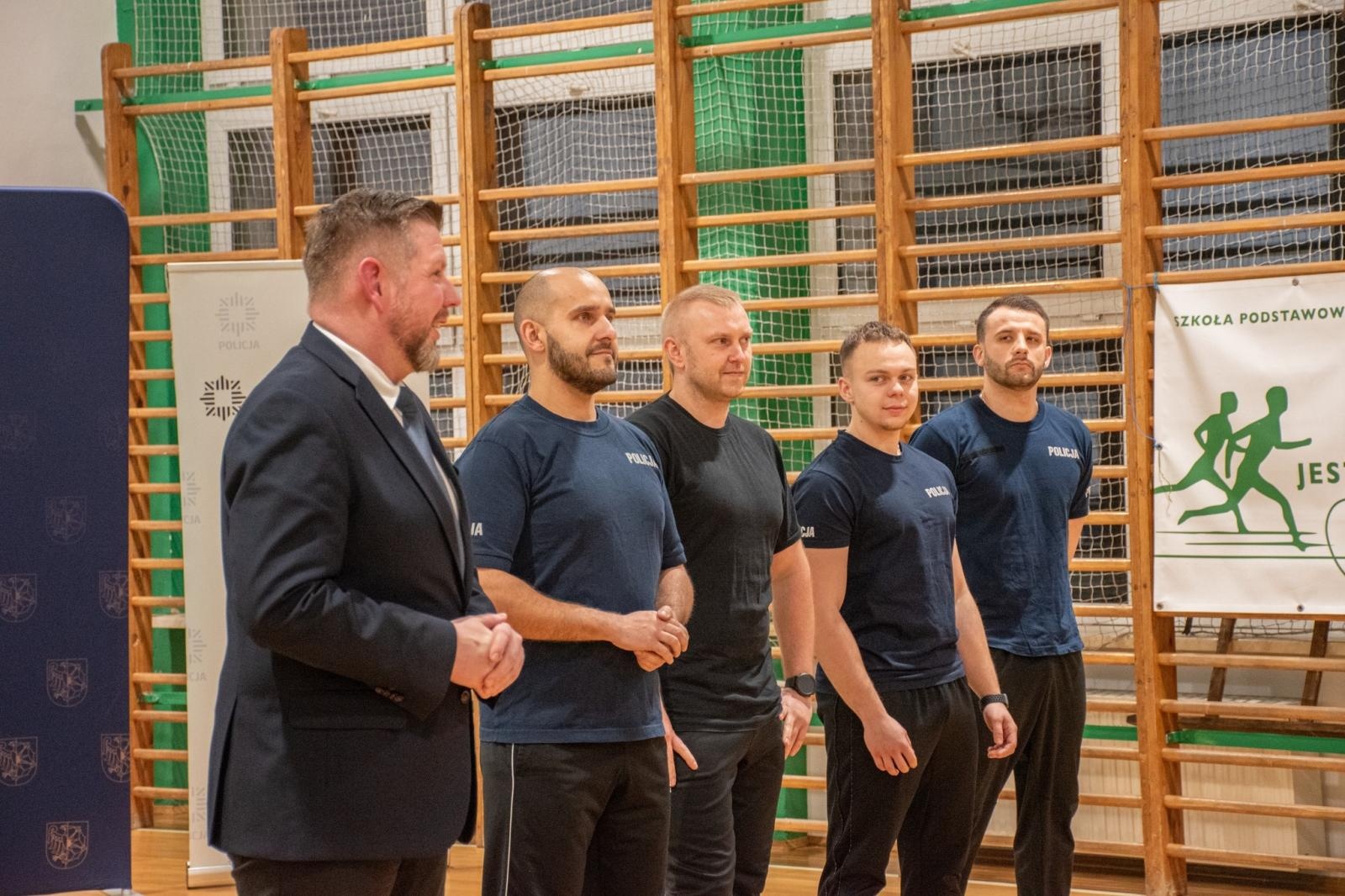 Zdjęcie w galerii na portalu naszwodzislaw.com: Wodzisławianki poznały tajniki samoobrony wiadomości z regionu