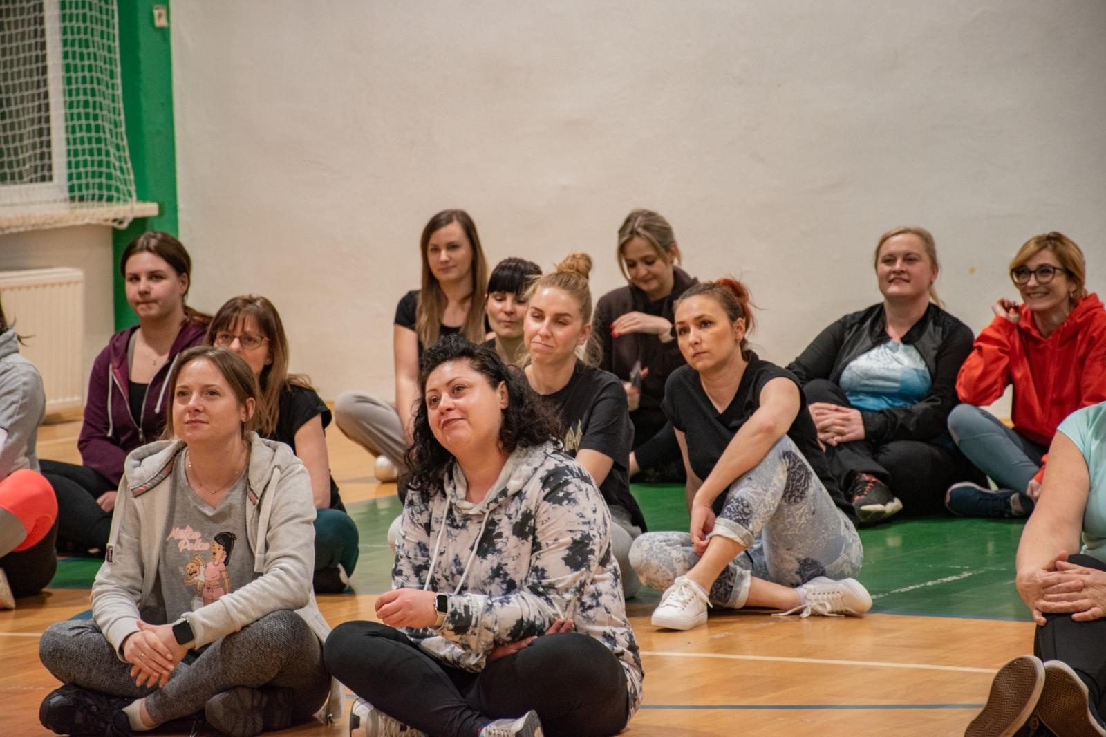 Zdjęcie w galerii na portalu naszwodzislaw.com: Wodzisławianki poznały tajniki samoobrony wiadomości z regionu