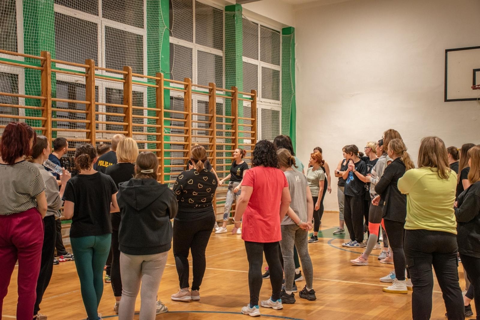 Zdjęcie w galerii na portalu naszwodzislaw.com: Wodzisławianki poznały tajniki samoobrony wiadomości z regionu