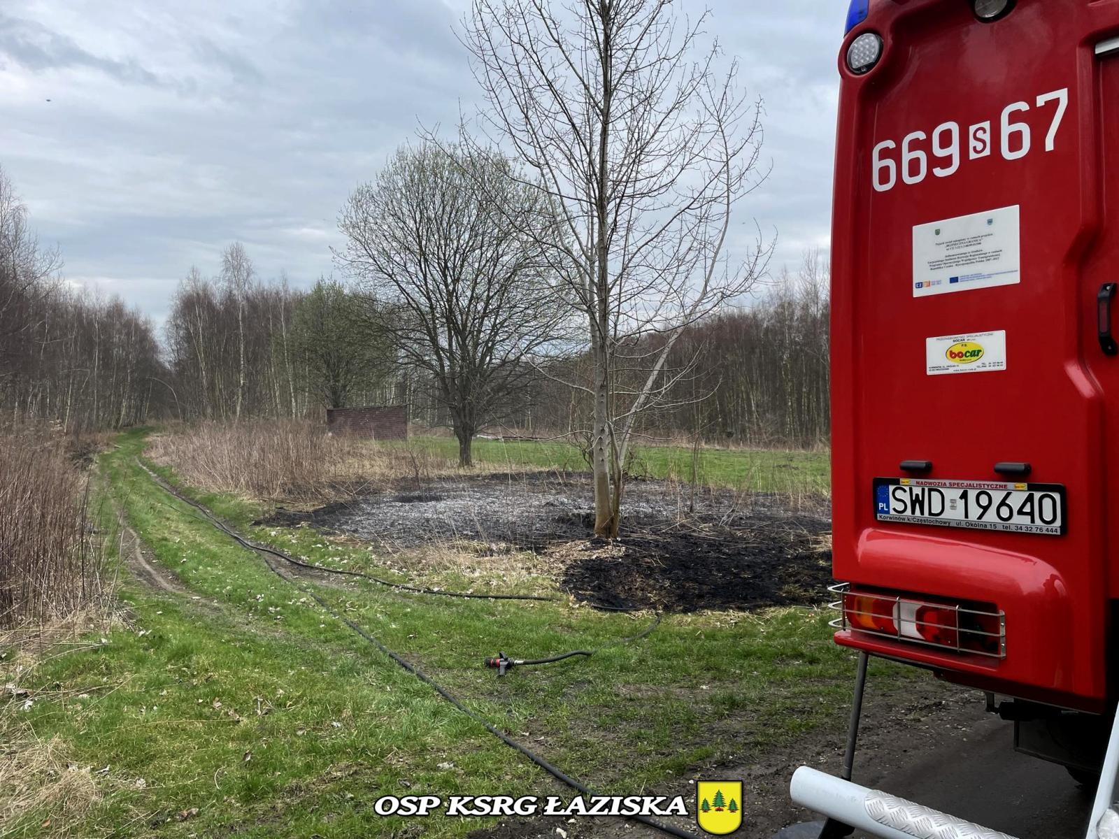 Zdjęcie w galerii na portalu naszwodzislaw.com: Dwa pożary traw w Skrzyszowie wiadomości z regionu