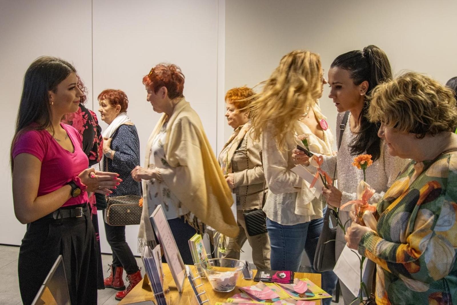 Zdjęcie w galerii na portalu naszwodzislaw.com: To był wyjątkowy Dzień Kobiet w Wodzisławiu Śląskim [FOTO] wiadomości z regionu