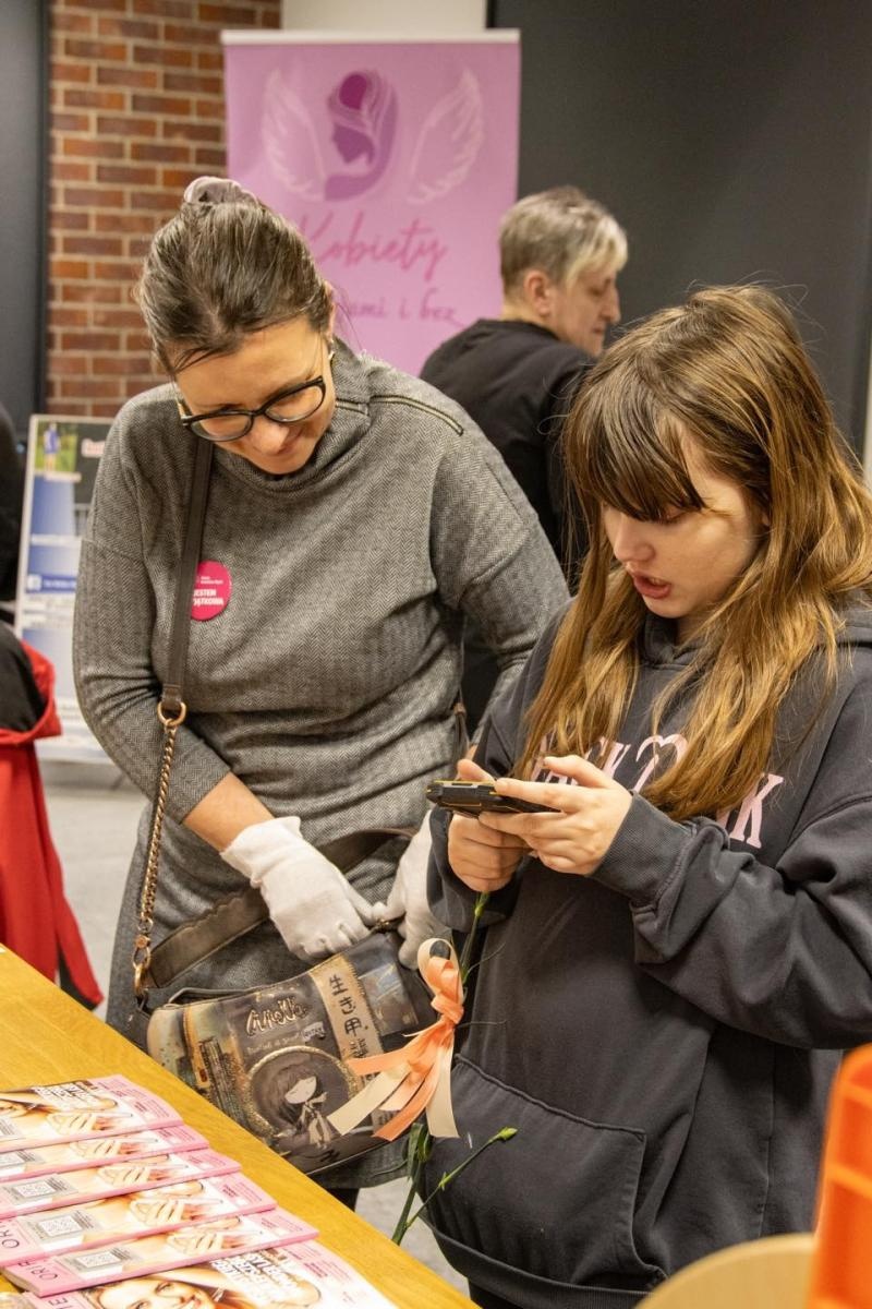 Zdjęcie w galerii na portalu naszwodzislaw.com: To był wyjątkowy Dzień Kobiet w Wodzisławiu Śląskim [FOTO] wiadomości z regionu