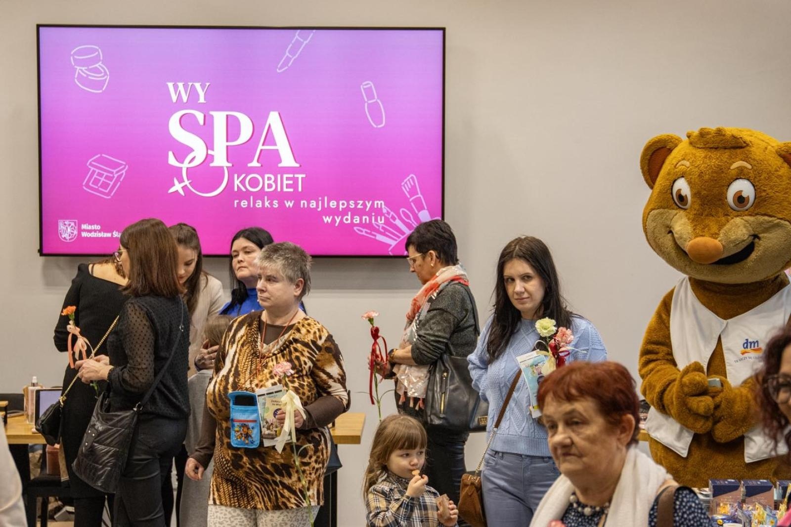 Zdjęcie w galerii na portalu naszwodzislaw.com: To był wyjątkowy Dzień Kobiet w Wodzisławiu Śląskim [FOTO] wiadomości z regionu