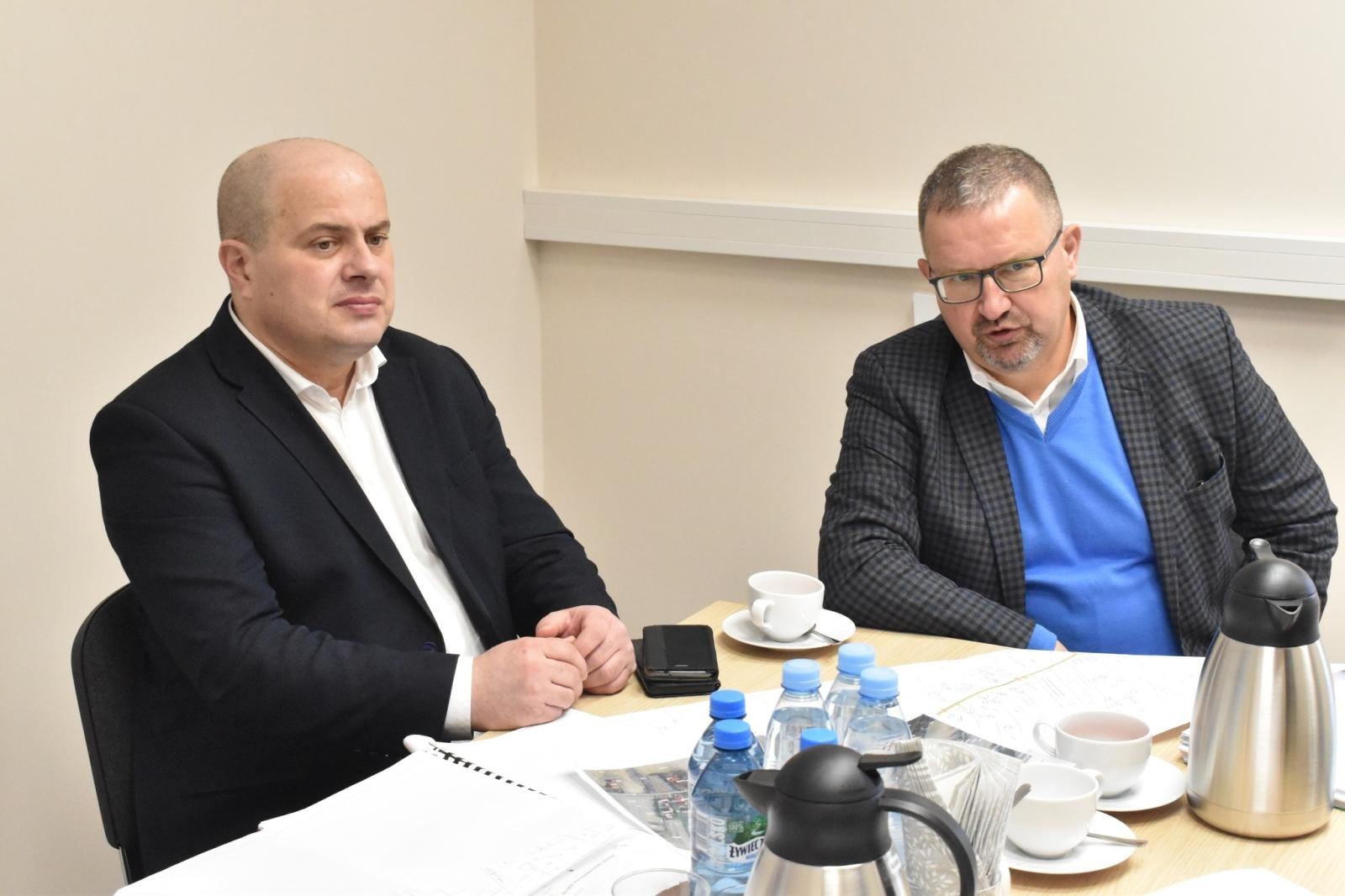 Zdjęcie w galerii na portalu naszwodzislaw.com: Wójtowie Gorzyc i Godowa dyskutowali o remontach dróg wiadomości z regionu