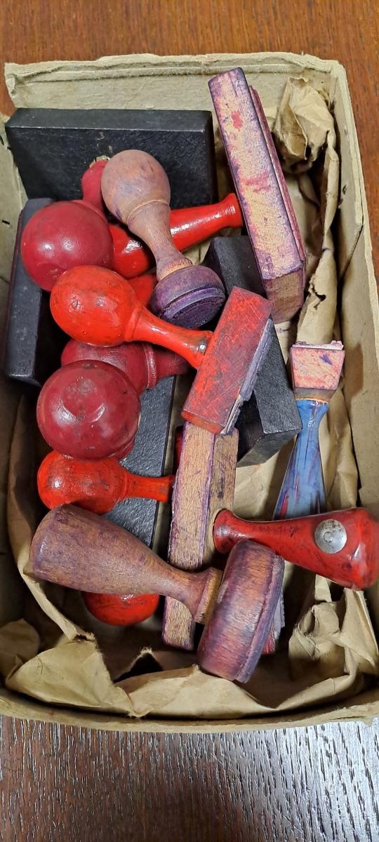 Zdjęcie w galerii na portalu naszwodzislaw.com: Strażacy przekazali historyczne pamiątki wiadomości z regionu