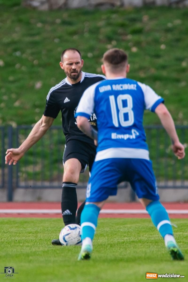 Zdjęcie w galerii na portalu naszwodzislaw.com: Klasa okręgowa. Lubomia zdobyła Racibórz [FOTO] wiadomości z regionu