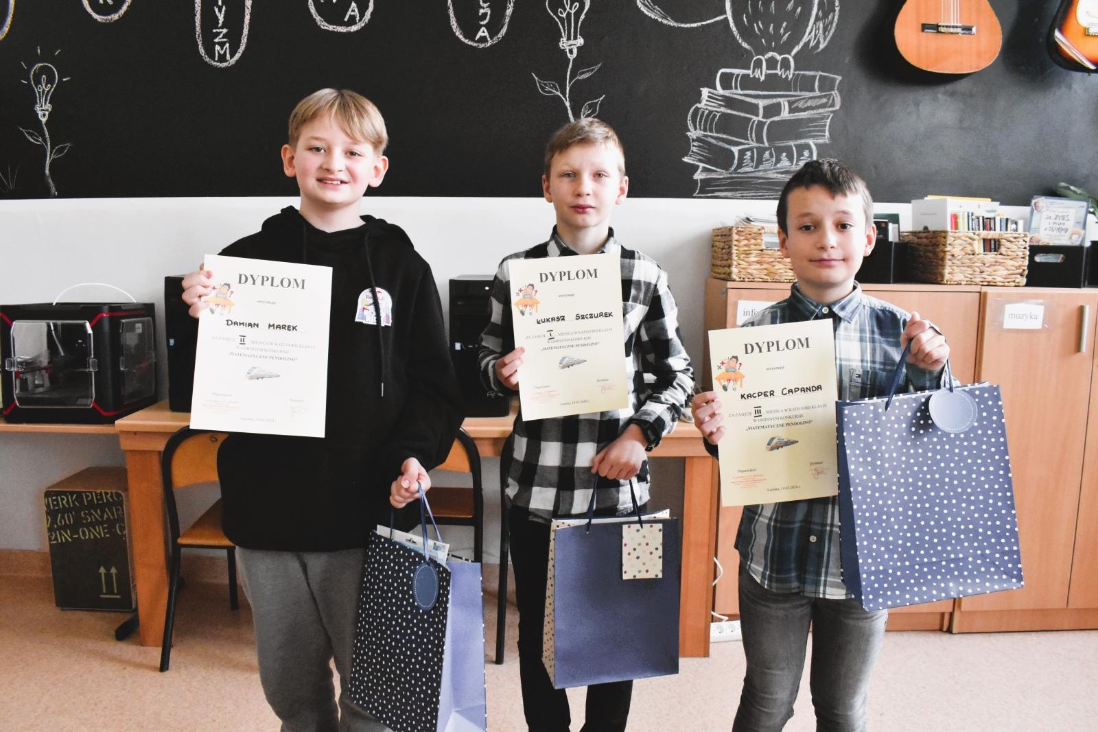Zdjęcie w galerii na portalu naszwodzislaw.com: Poznaj laureatów Matematycznego Pendolino wiadomości z regionu
