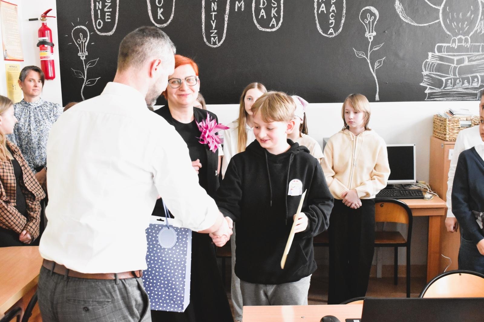 Zdjęcie w galerii na portalu naszwodzislaw.com: Poznaj laureatów Matematycznego Pendolino wiadomości z regionu