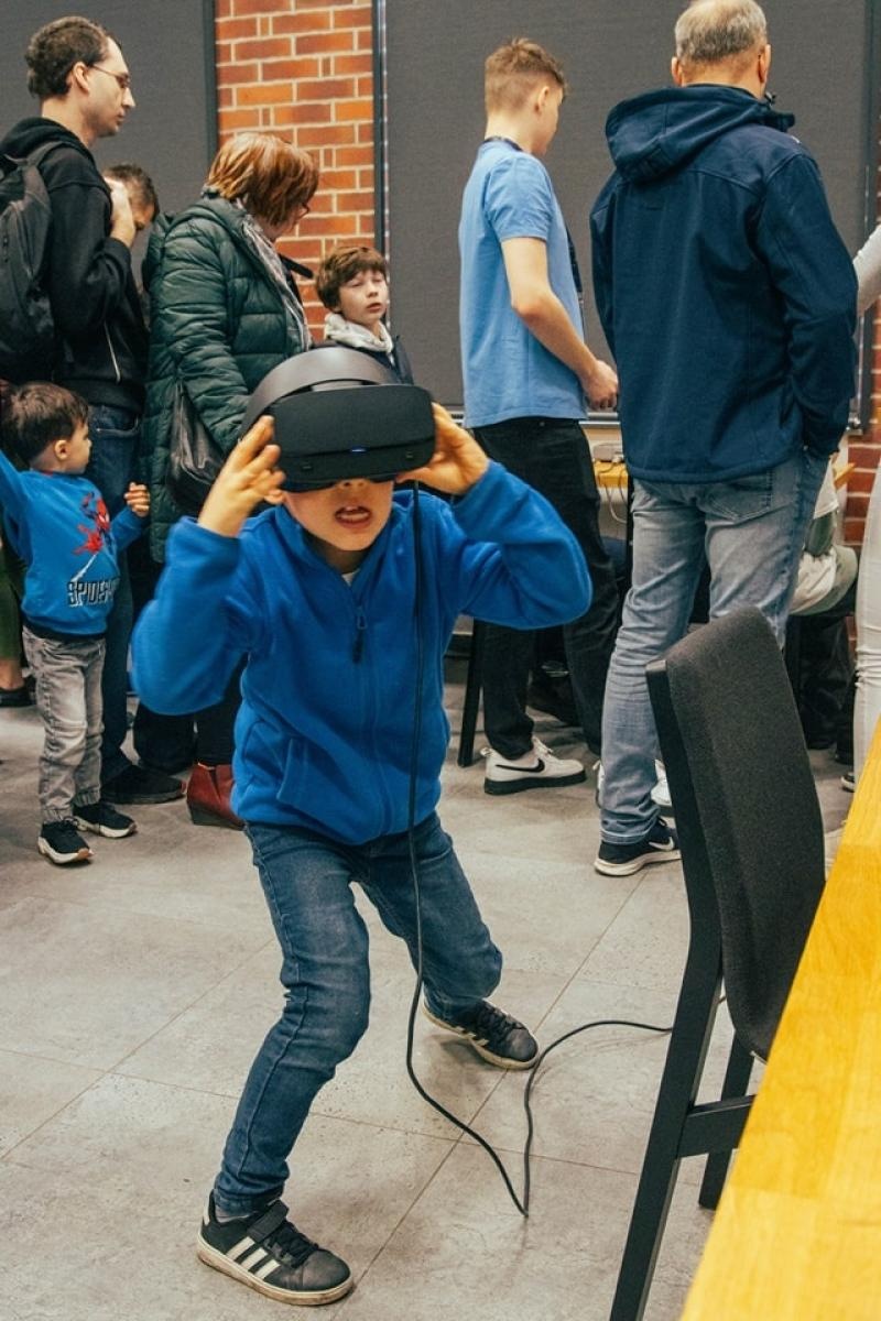 Zdjęcie w galerii na portalu naszwodzislaw.com: Wydarzenie Roboty, Gry i Ty z ogromnym zainteresowaniem [FOTO] wiadomości z regionu