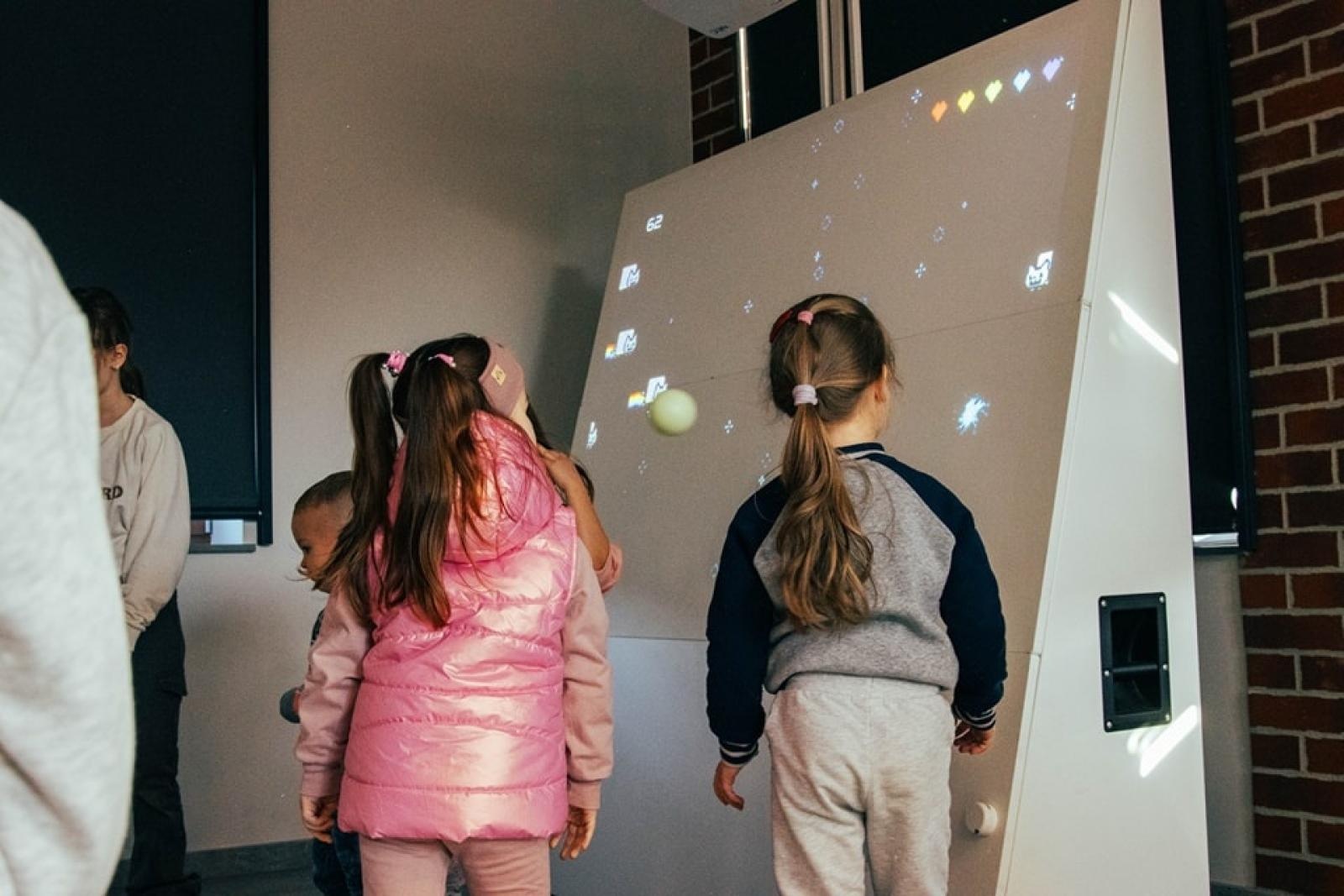 Zdjęcie w galerii na portalu naszwodzislaw.com: Wydarzenie Roboty, Gry i Ty z ogromnym zainteresowaniem [FOTO] wiadomości z regionu