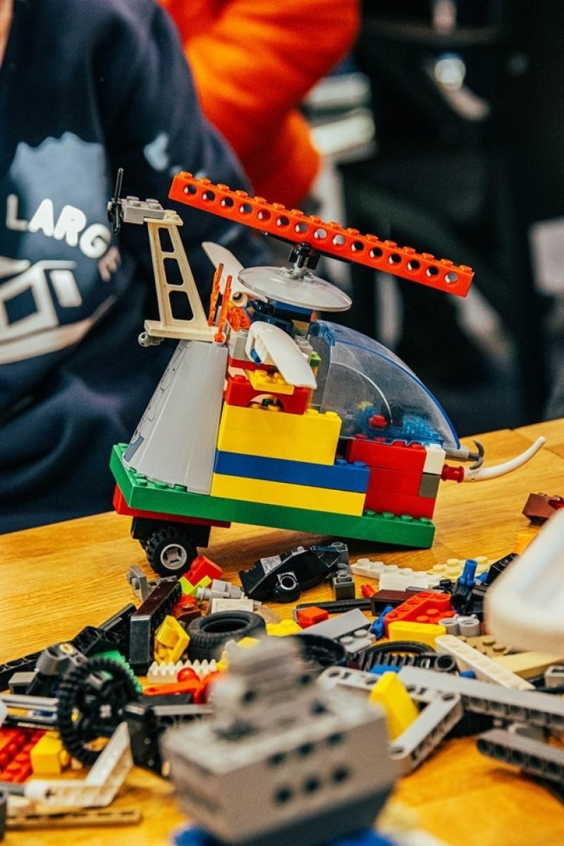 Zdjęcie w galerii na portalu naszwodzislaw.com: Wydarzenie Roboty, Gry i Ty z ogromnym zainteresowaniem [FOTO] wiadomości z regionu