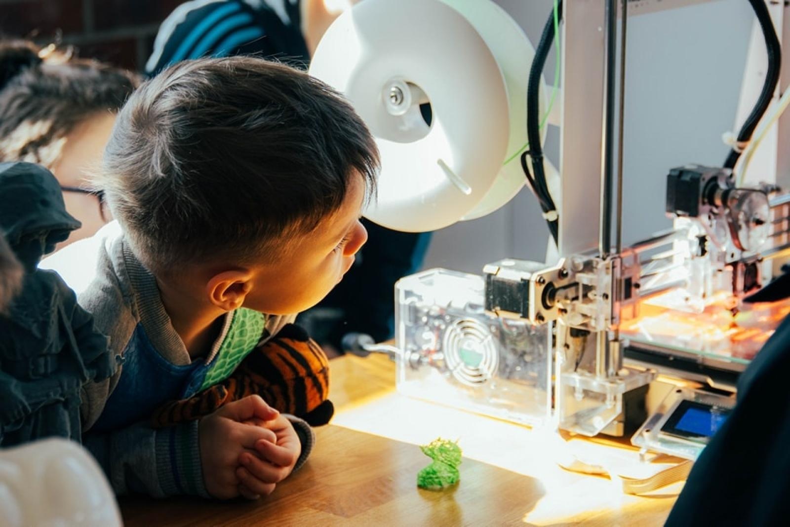 Zdjęcie w galerii na portalu naszwodzislaw.com: Wydarzenie Roboty, Gry i Ty z ogromnym zainteresowaniem [FOTO] wiadomości z regionu