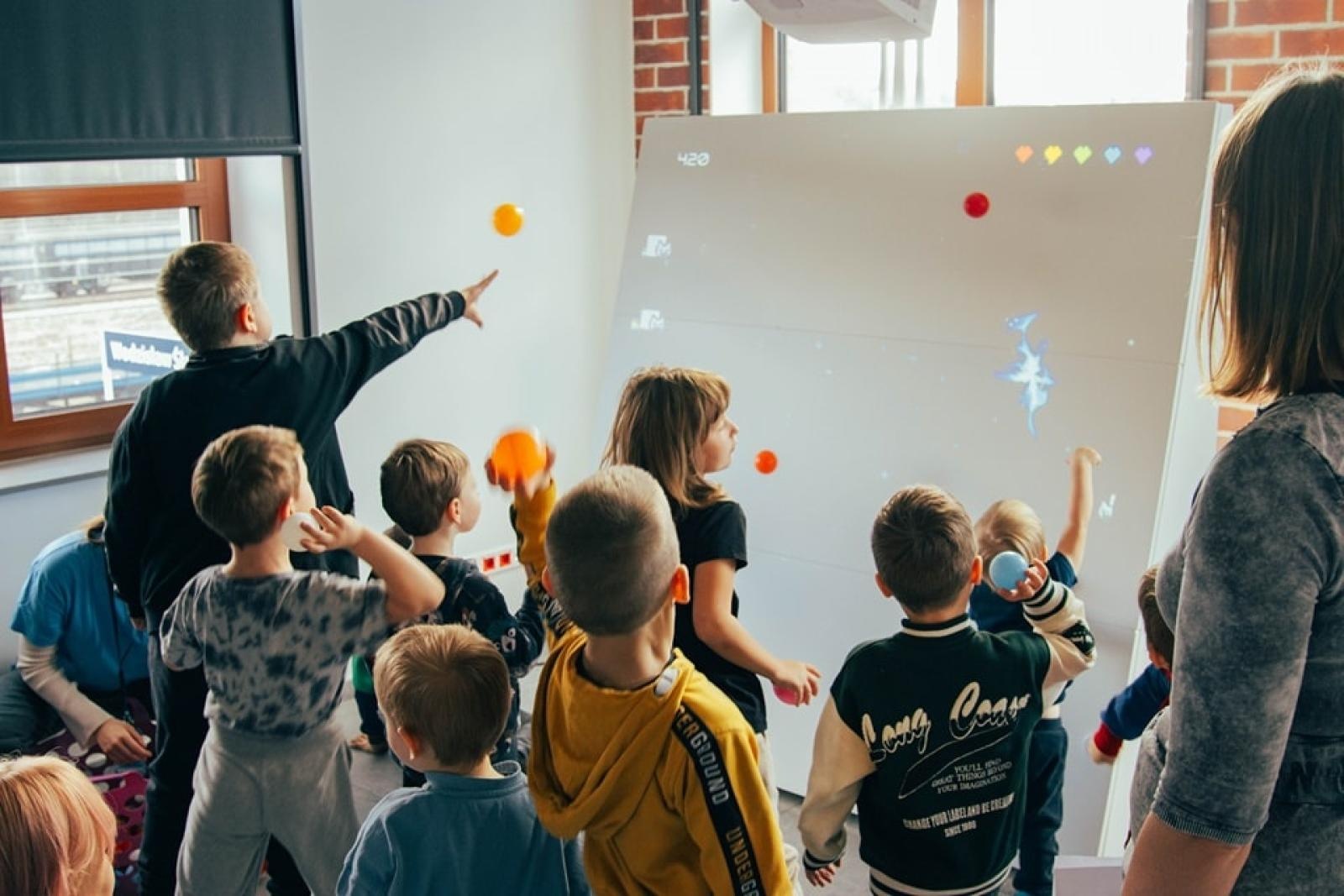 Zdjęcie w galerii na portalu naszwodzislaw.com: Wydarzenie Roboty, Gry i Ty z ogromnym zainteresowaniem [FOTO] wiadomości z regionu