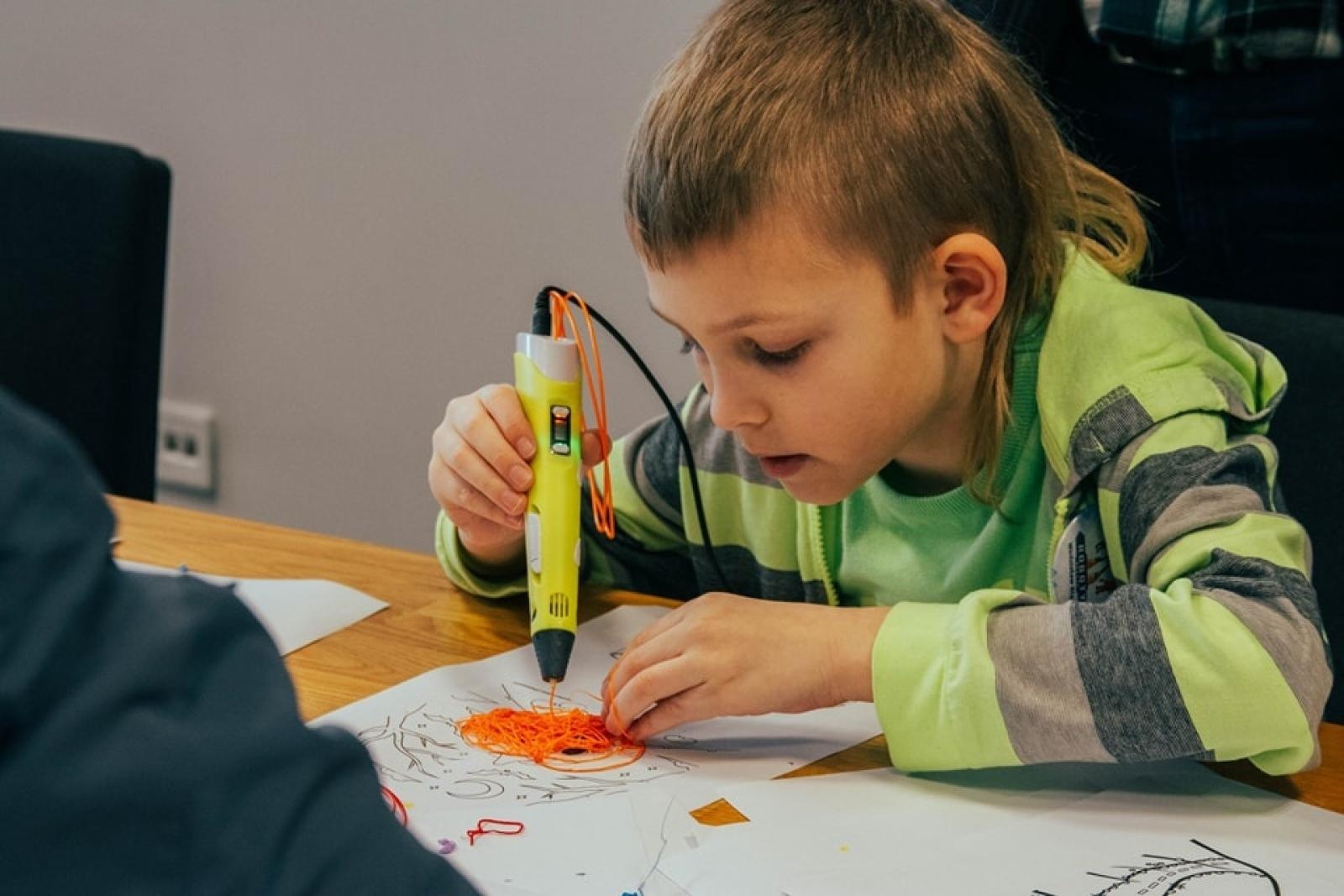 Zdjęcie w galerii na portalu naszwodzislaw.com: Wydarzenie Roboty, Gry i Ty z ogromnym zainteresowaniem [FOTO] wiadomości z regionu