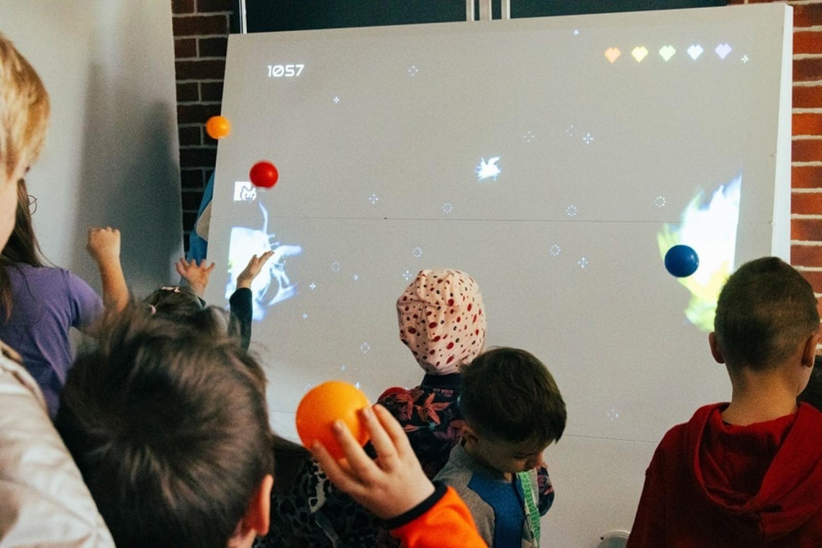 Zdjęcie w galerii na portalu naszwodzislaw.com: Wydarzenie Roboty, Gry i Ty z ogromnym zainteresowaniem [FOTO] wiadomości z regionu