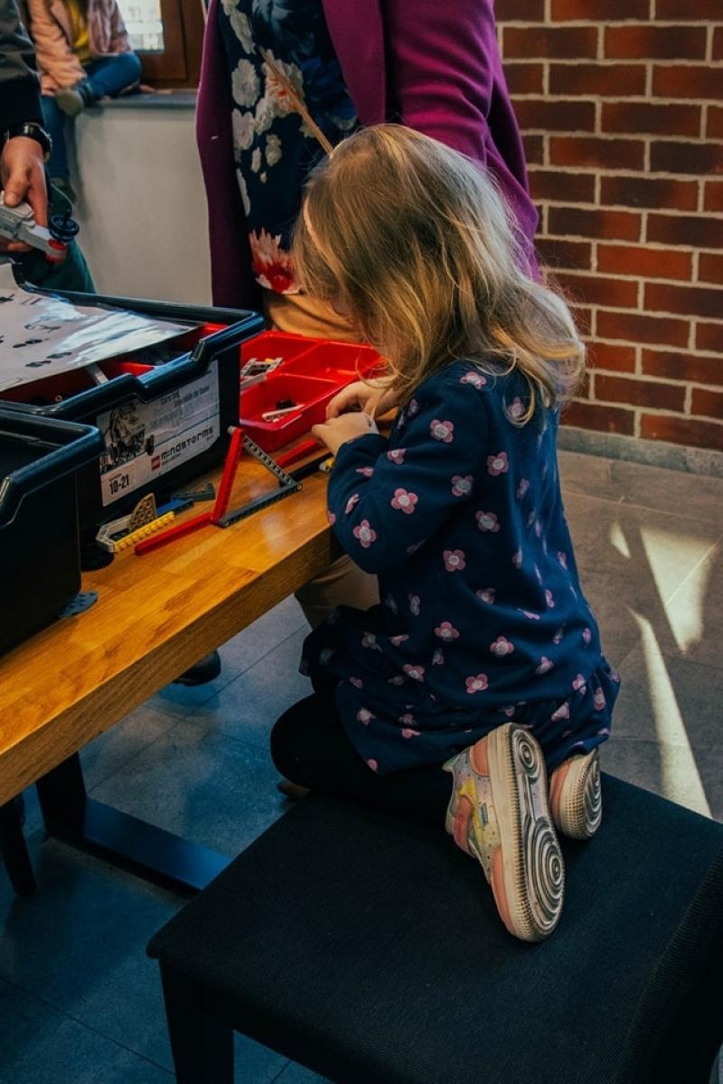 Zdjęcie w galerii na portalu naszwodzislaw.com: Wydarzenie Roboty, Gry i Ty z ogromnym zainteresowaniem [FOTO] wiadomości z regionu