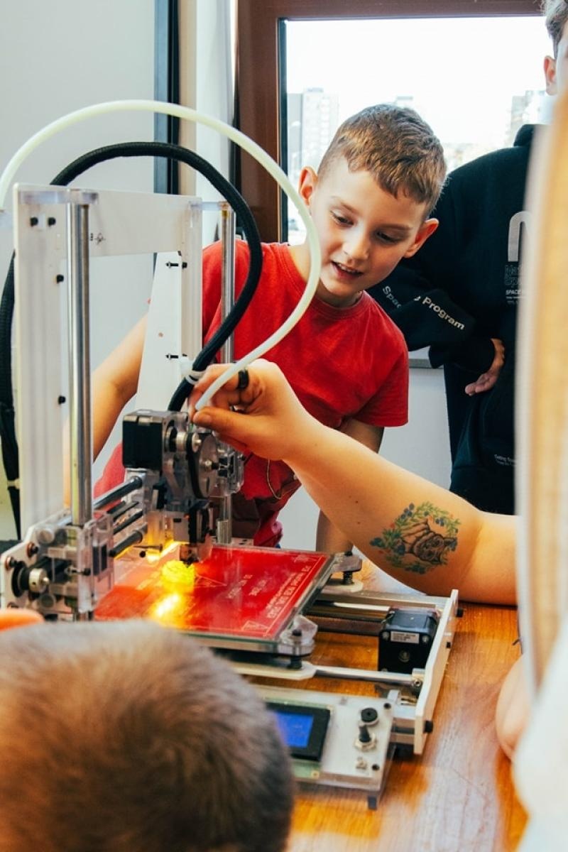 Zdjęcie w galerii na portalu naszwodzislaw.com: Wydarzenie Roboty, Gry i Ty z ogromnym zainteresowaniem [FOTO] wiadomości z regionu