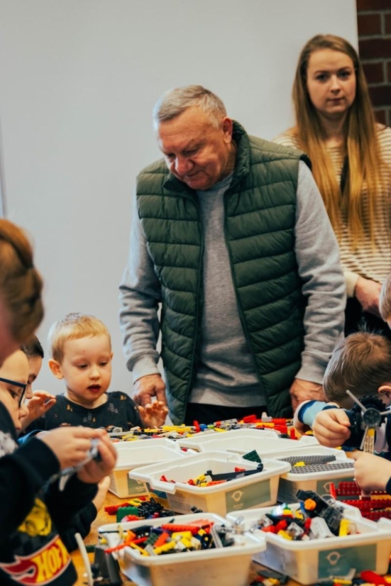 Zdjęcie w galerii na portalu naszwodzislaw.com: Wydarzenie Roboty, Gry i Ty z ogromnym zainteresowaniem [FOTO] wiadomości z regionu