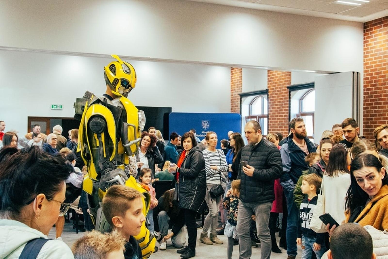 Zdjęcie w galerii na portalu naszwodzislaw.com: Wydarzenie Roboty, Gry i Ty z ogromnym zainteresowaniem [FOTO] wiadomości z regionu