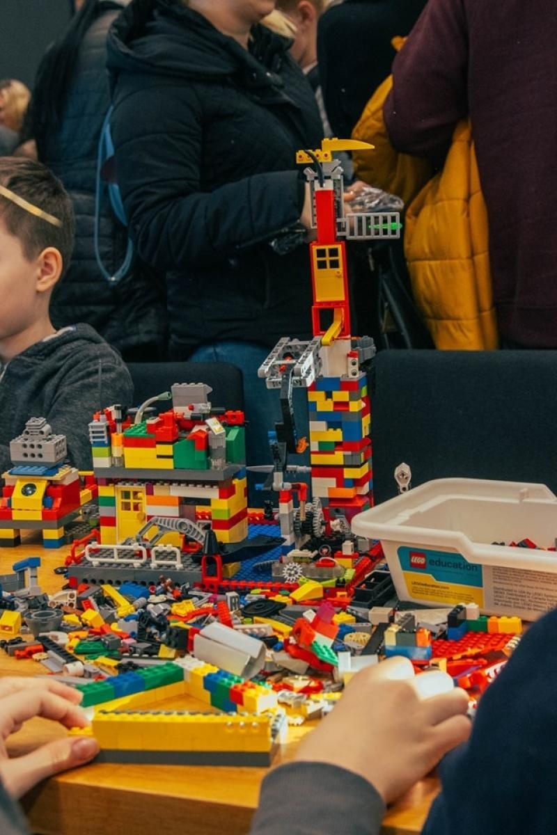 Zdjęcie w galerii na portalu naszwodzislaw.com: Wydarzenie Roboty, Gry i Ty z ogromnym zainteresowaniem [FOTO] wiadomości z regionu