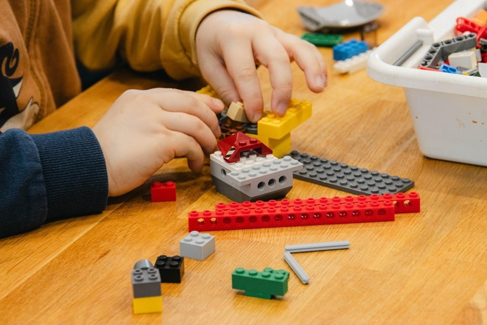 Zdjęcie w galerii na portalu naszwodzislaw.com: Wydarzenie Roboty, Gry i Ty z ogromnym zainteresowaniem [FOTO] wiadomości z regionu