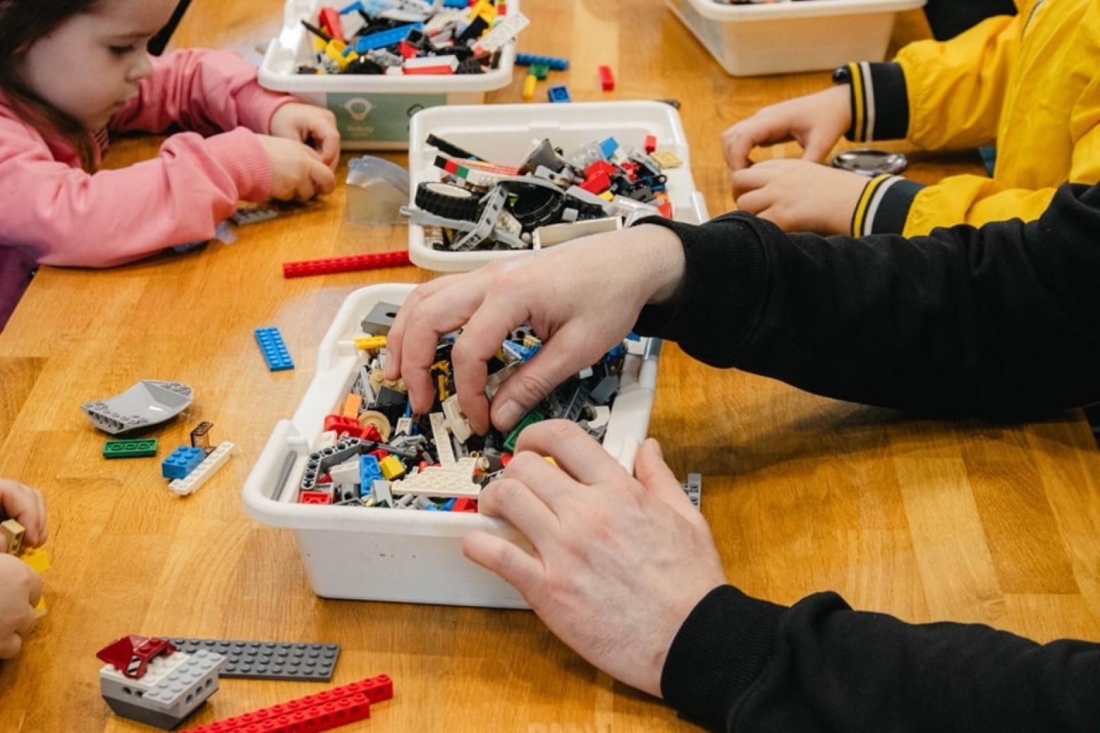 Zdjęcie w galerii na portalu naszwodzislaw.com: Wydarzenie Roboty, Gry i Ty z ogromnym zainteresowaniem [FOTO] wiadomości z regionu