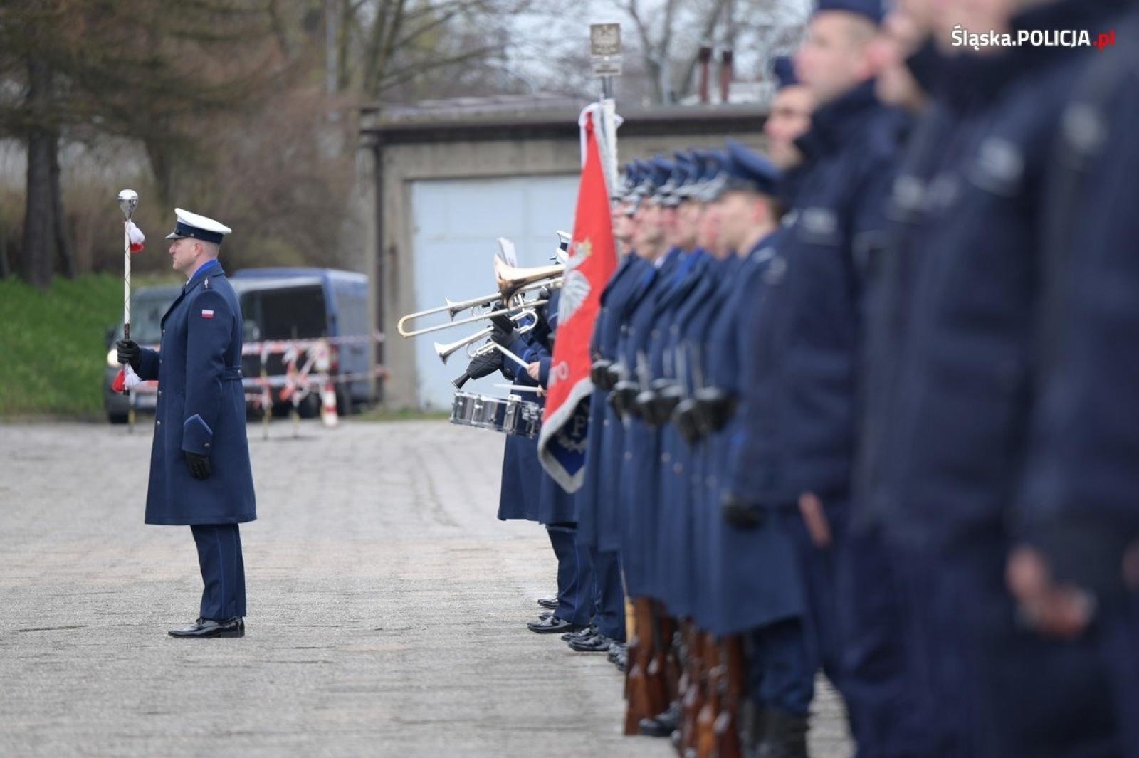 Zdjęcie w galerii na portalu naszwodzislaw.com: Uroczyste ślubowanie nowych policjantów [FOTO] wiadomości z regionu