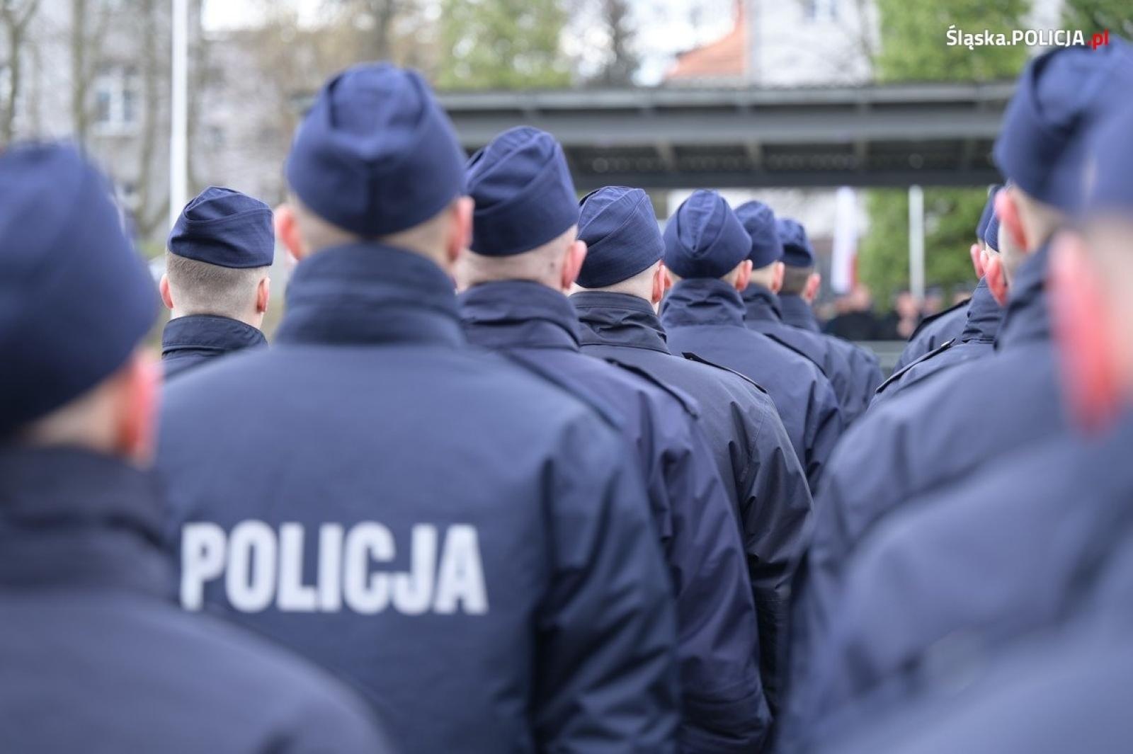 Zdjęcie w galerii na portalu naszwodzislaw.com: Uroczyste ślubowanie nowych policjantów [FOTO] wiadomości z regionu