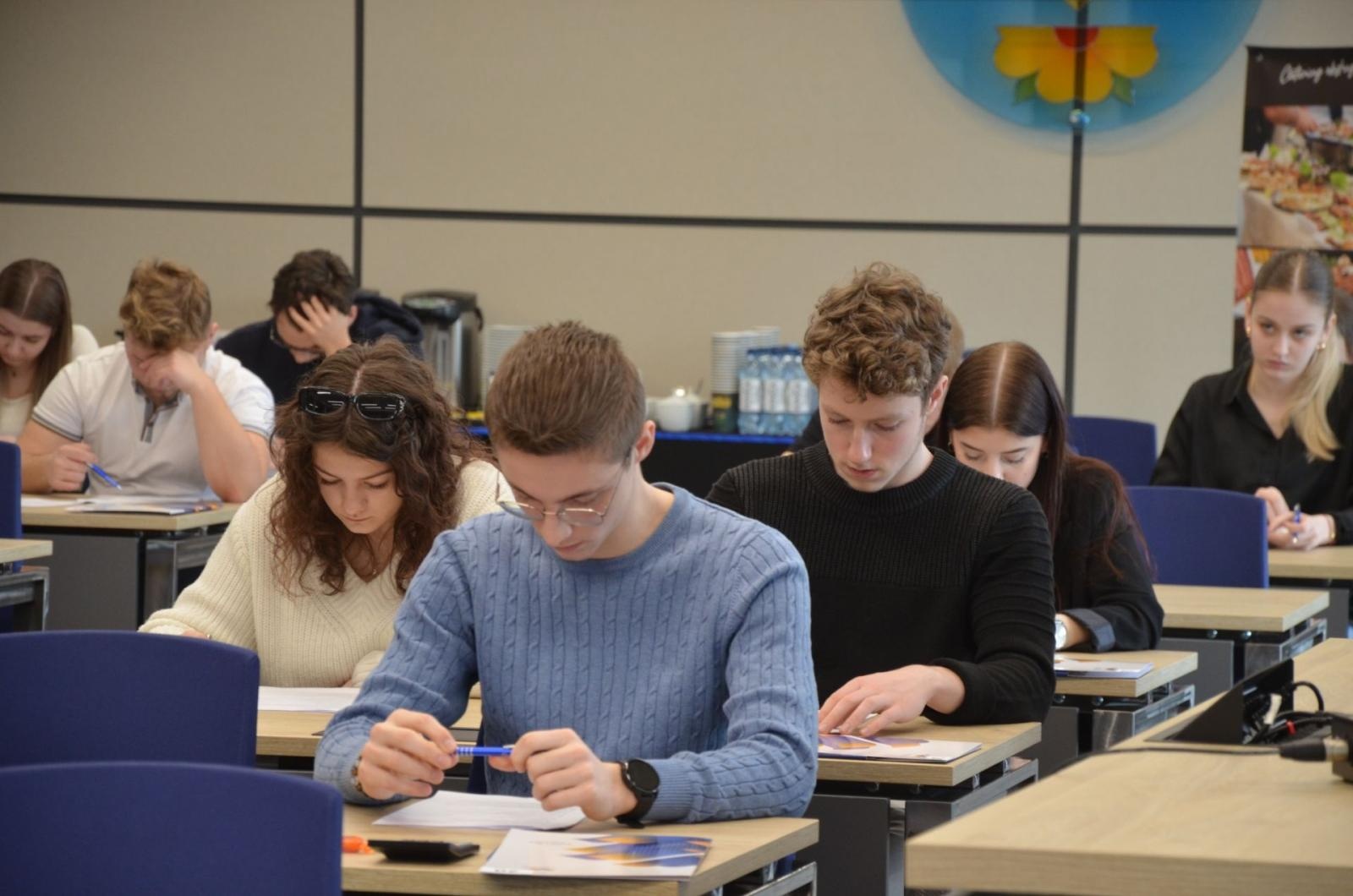 Zdjęcie w galerii na portalu naszwodzislaw.com: Młodzież odkrywała tajemnice rynku pracy wiadomości z regionu