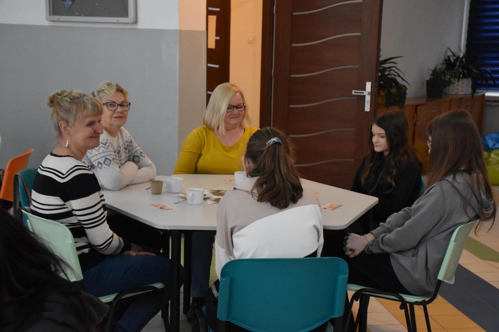 Zdjęcie w galerii na portalu naszwodzislaw.com: Młodość kontra doświadczenie w ZSP7 wiadomości z regionu