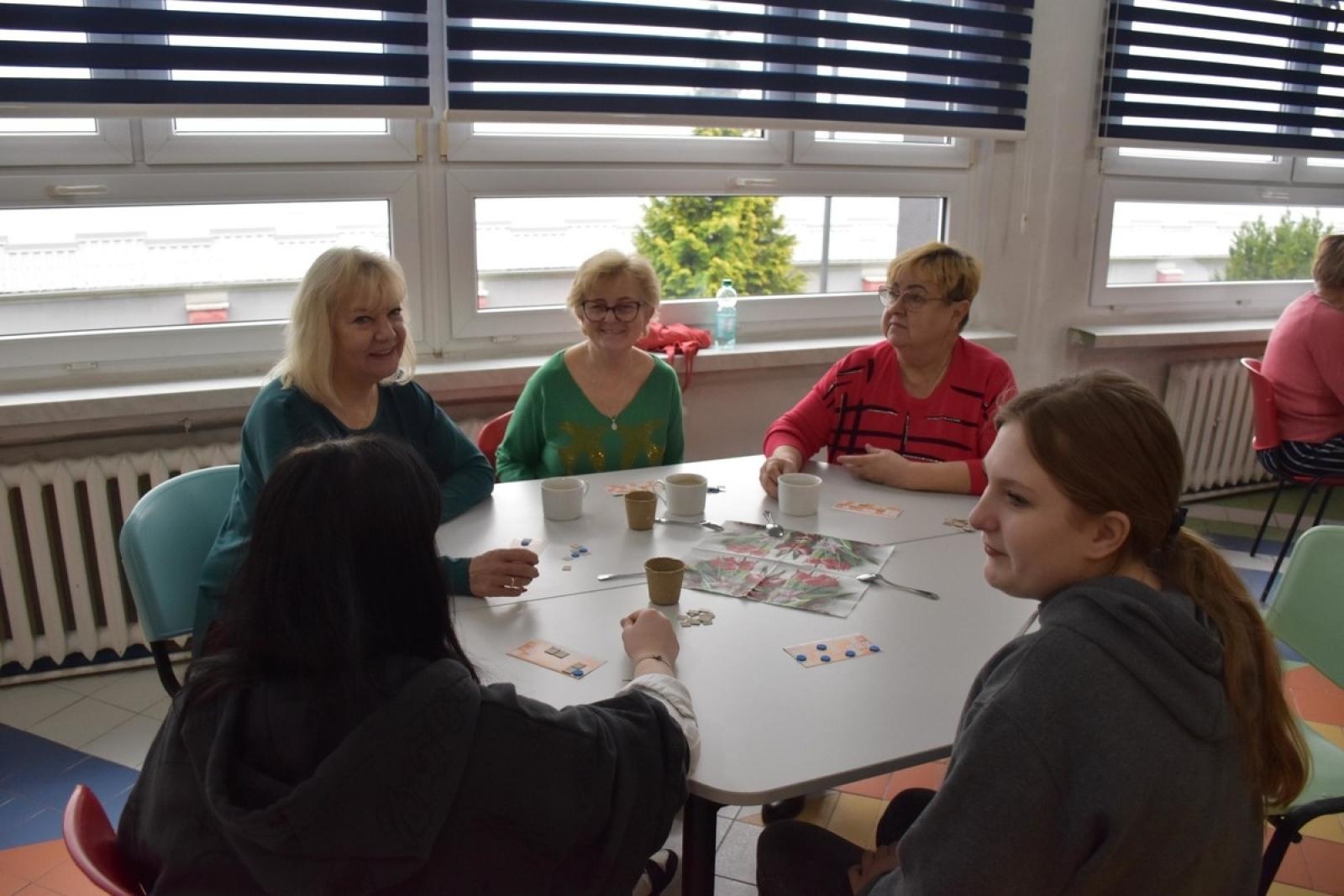 Zdjęcie w galerii na portalu naszwodzislaw.com: Młodość kontra doświadczenie w ZSP7 wiadomości z regionu