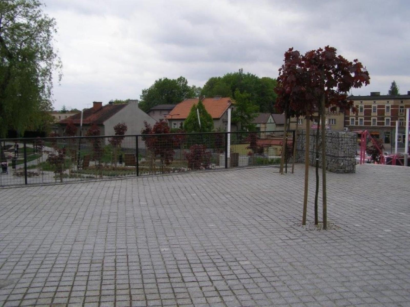 Zdjęcie w galerii na portalu naszwodzislaw.com: Pszów. Ogródek letni w parku jordanowskim. Ogłoszono negocjacje wiadomości z regionu