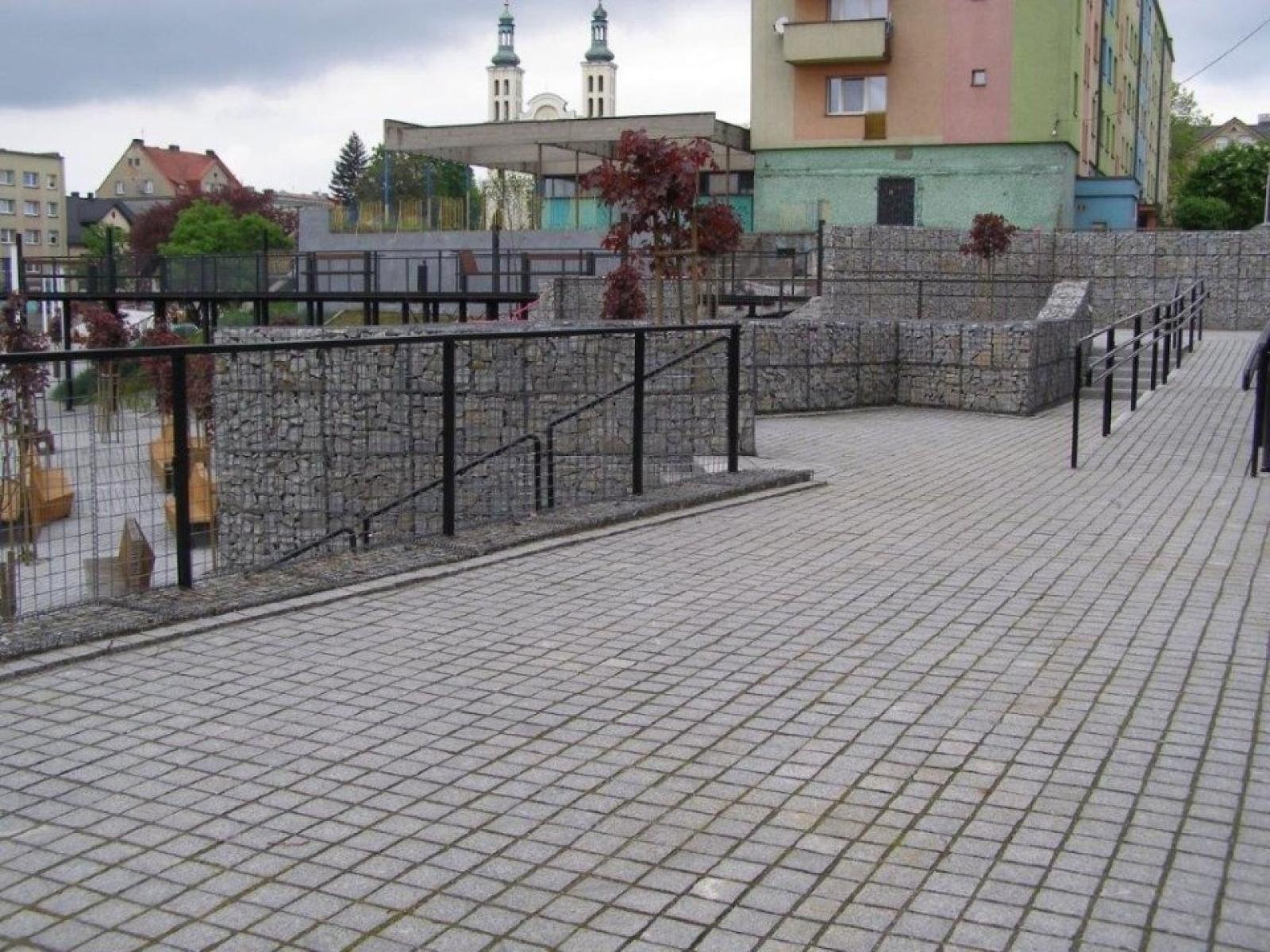 Zdjęcie w galerii na portalu naszwodzislaw.com: Pszów. Ogródek letni w parku jordanowskim. Ogłoszono negocjacje wiadomości z regionu