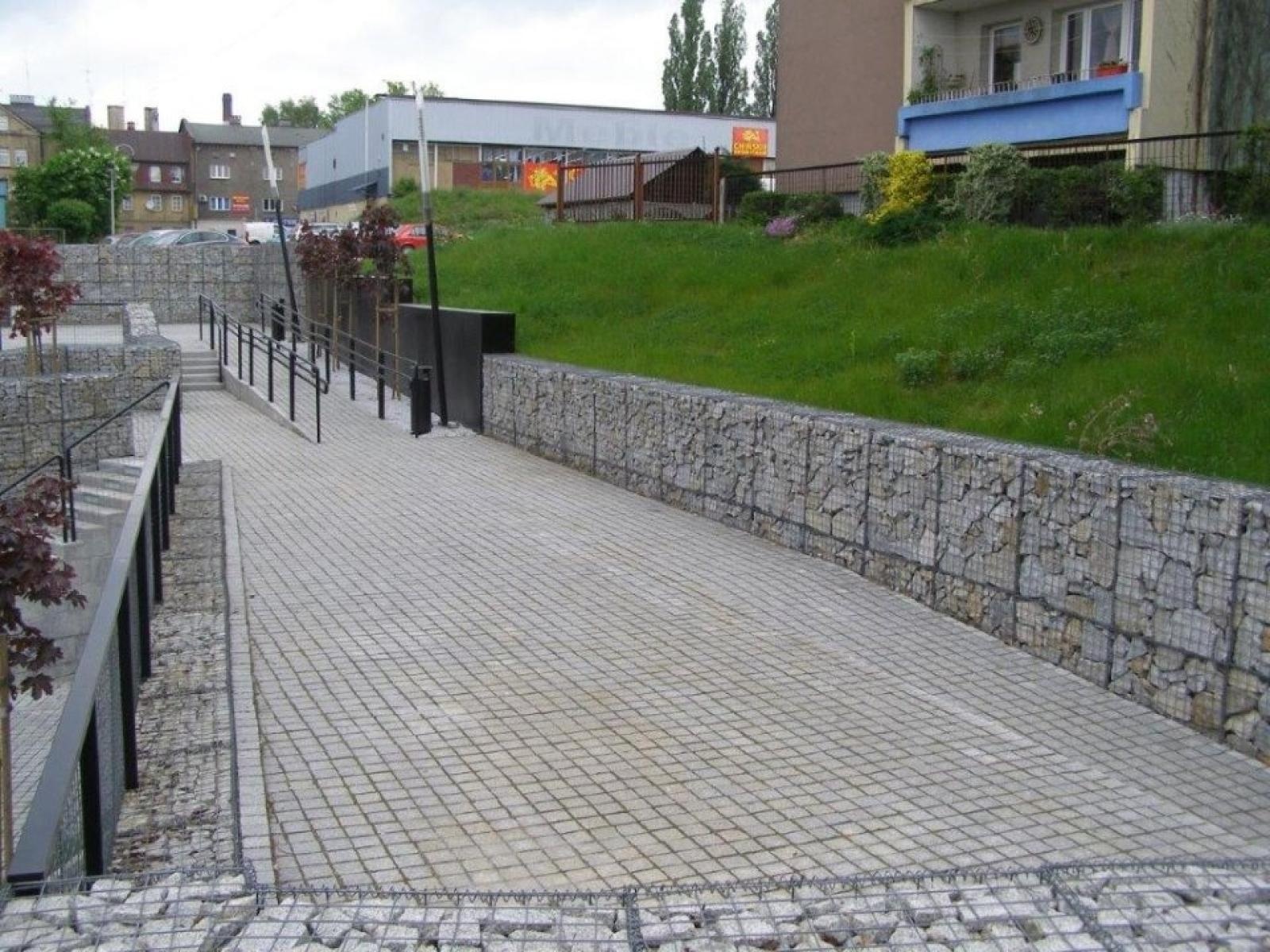 Zdjęcie w galerii na portalu naszwodzislaw.com: Pszów. Ogródek letni w parku jordanowskim. Ogłoszono negocjacje wiadomości z regionu