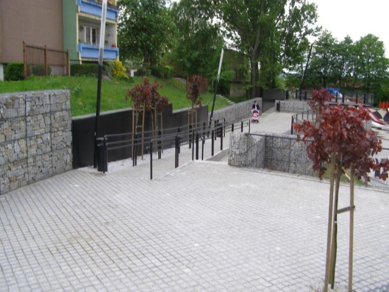 Zdjęcie w galerii na portalu naszwodzislaw.com: Pszów. Ogródek letni w parku jordanowskim. Ogłoszono negocjacje wiadomości z regionu