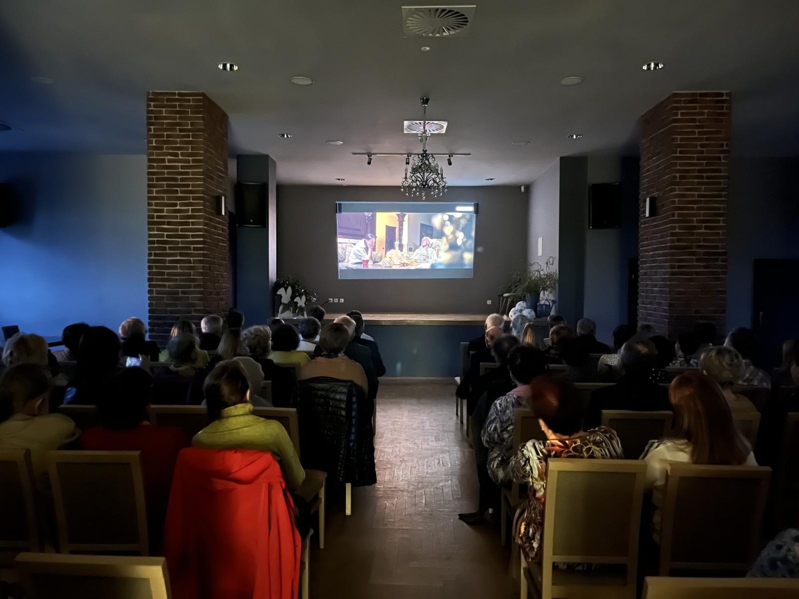 Zdjęcie w galerii na portalu naszwodzislaw.com: Autorka książki o Franciszku Pieczce spotkała się z czytelnikami w Godowie wiadomości z regionu