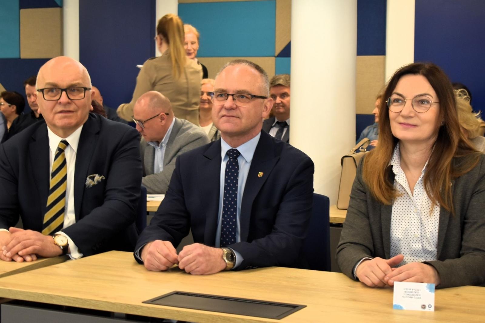 Zdjęcie w galerii na portalu naszwodzislaw.com: DoradzaMy! Nowa wizja doradztwa zawodowego dla młodzieży wiadomości z regionu