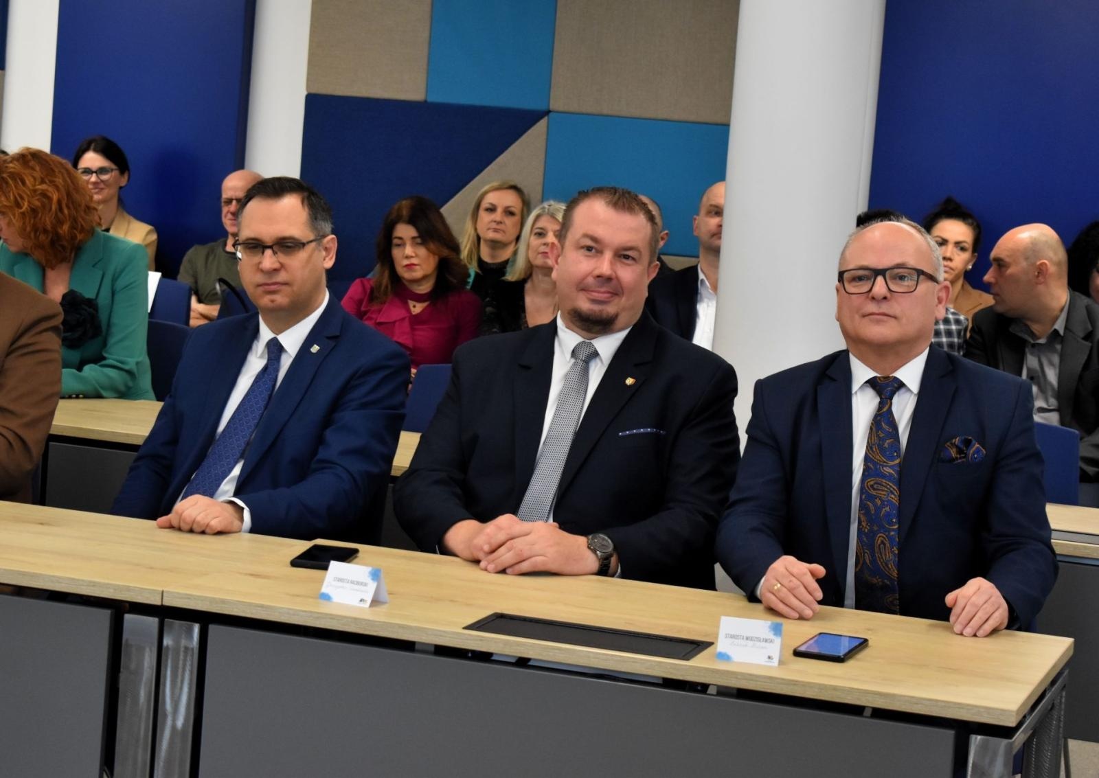 Zdjęcie w galerii na portalu naszwodzislaw.com: DoradzaMy! Nowa wizja doradztwa zawodowego dla młodzieży wiadomości z regionu