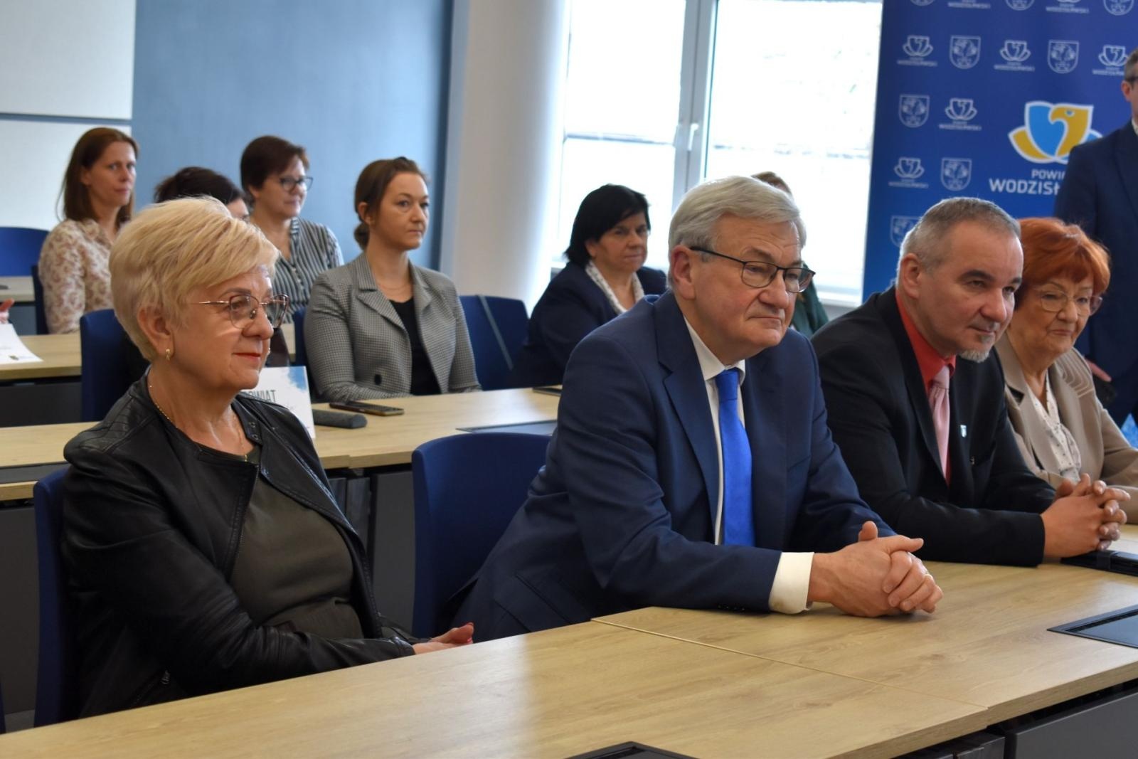 Zdjęcie w galerii na portalu naszwodzislaw.com: DoradzaMy! Nowa wizja doradztwa zawodowego dla młodzieży wiadomości z regionu