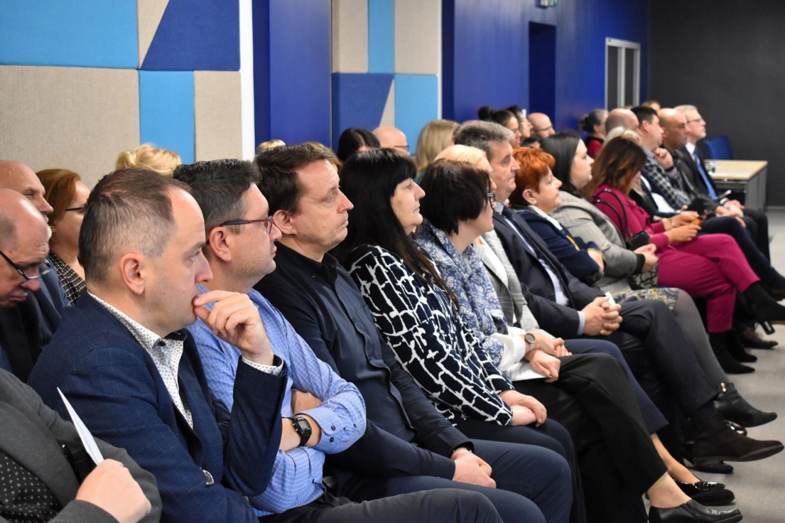 Zdjęcie w galerii na portalu naszwodzislaw.com: DoradzaMy! Nowa wizja doradztwa zawodowego dla młodzieży wiadomości z regionu