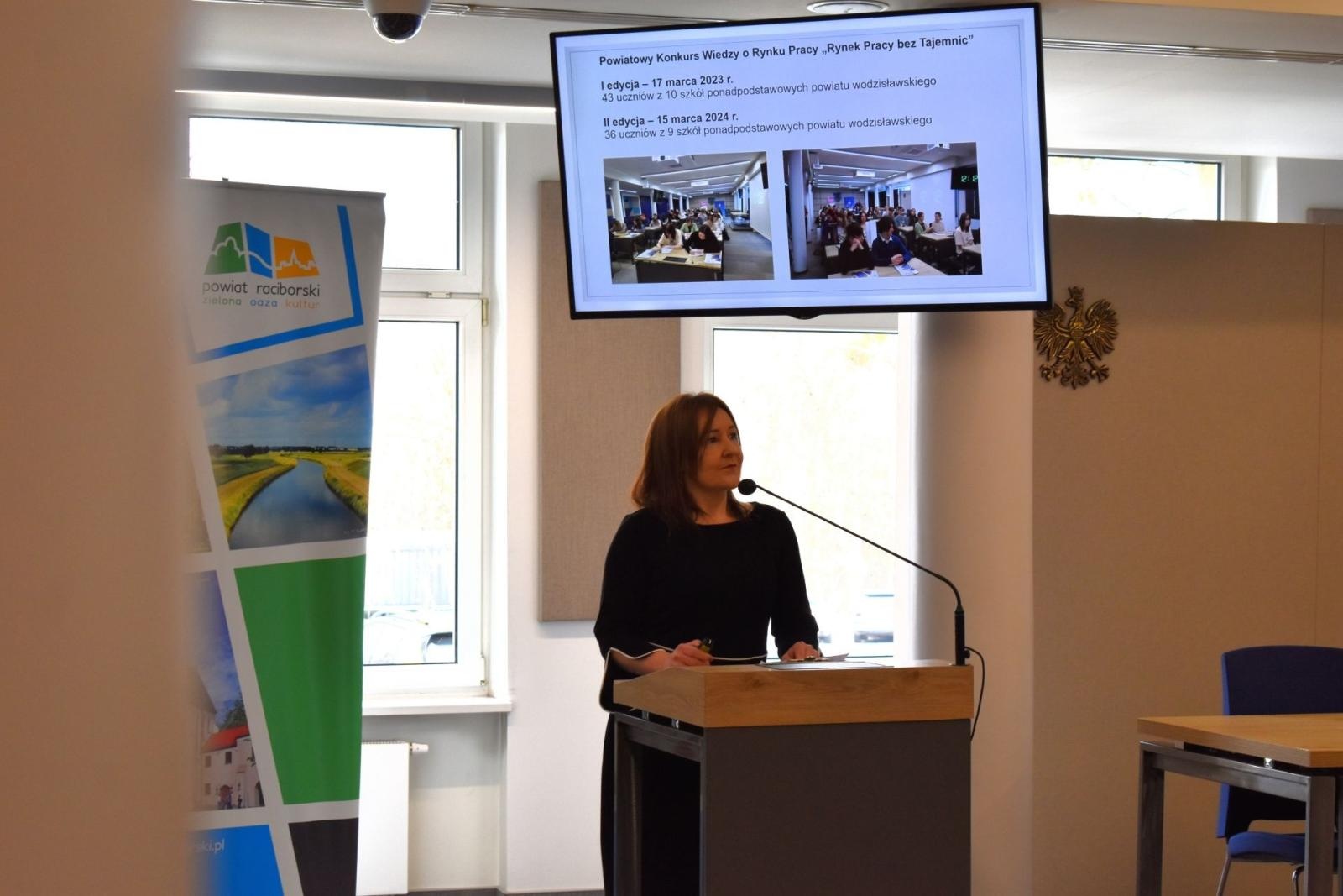 Zdjęcie w galerii na portalu naszwodzislaw.com: DoradzaMy! Nowa wizja doradztwa zawodowego dla młodzieży wiadomości z regionu