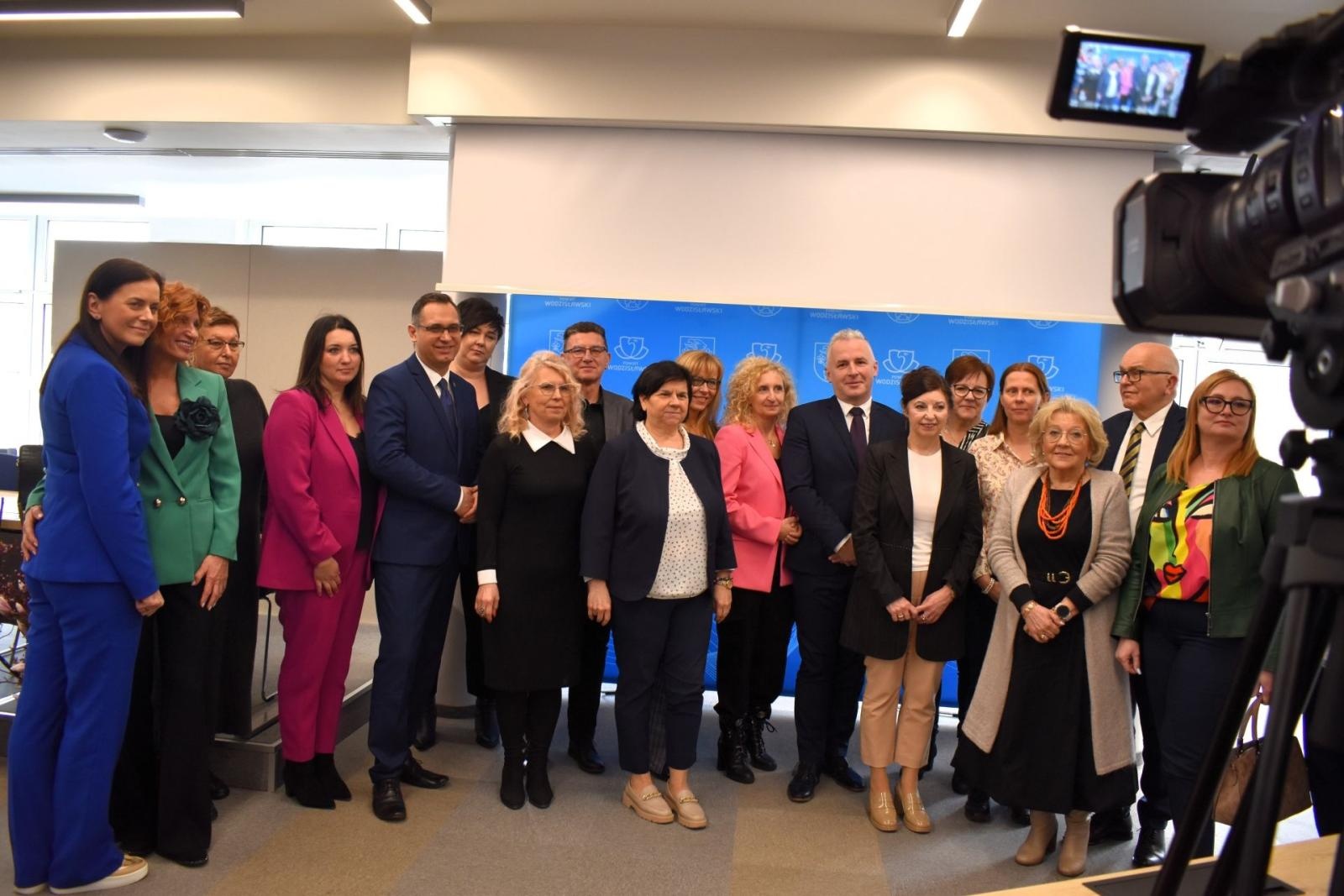 Zdjęcie w galerii na portalu naszwodzislaw.com: DoradzaMy! Nowa wizja doradztwa zawodowego dla młodzieży wiadomości z regionu