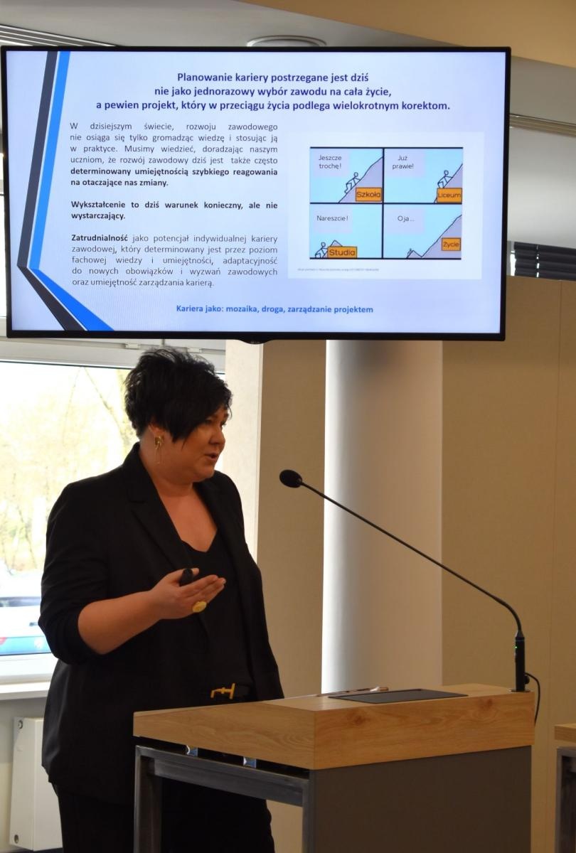 Zdjęcie w galerii na portalu naszwodzislaw.com: DoradzaMy! Nowa wizja doradztwa zawodowego dla młodzieży wiadomości z regionu