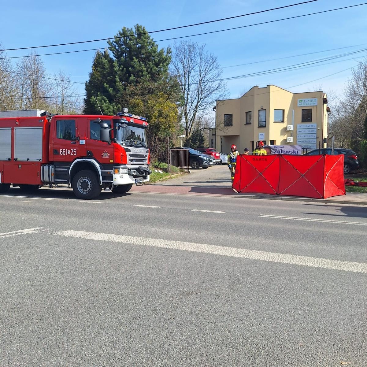 Zdjęcie w galerii na portalu naszwodzislaw.com: Samochód osobowy uderzył w motocykl na Radlińskiej wiadomości z regionu