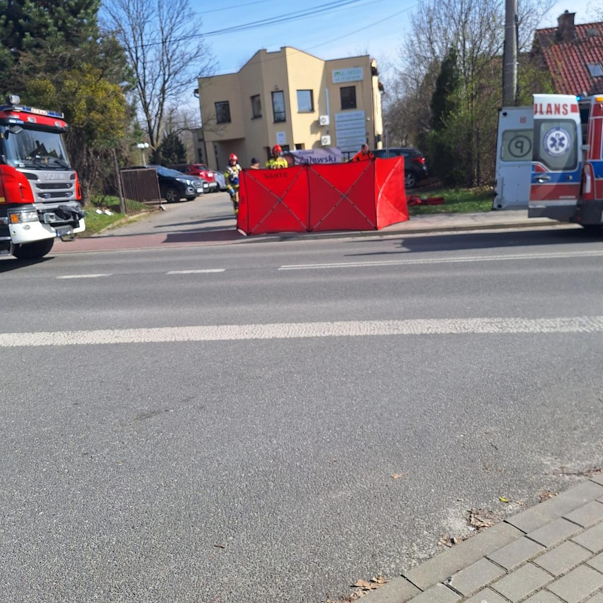 Zdjęcie w galerii na portalu naszwodzislaw.com: Samochód osobowy uderzył w motocykl na Radlińskiej wiadomości z regionu