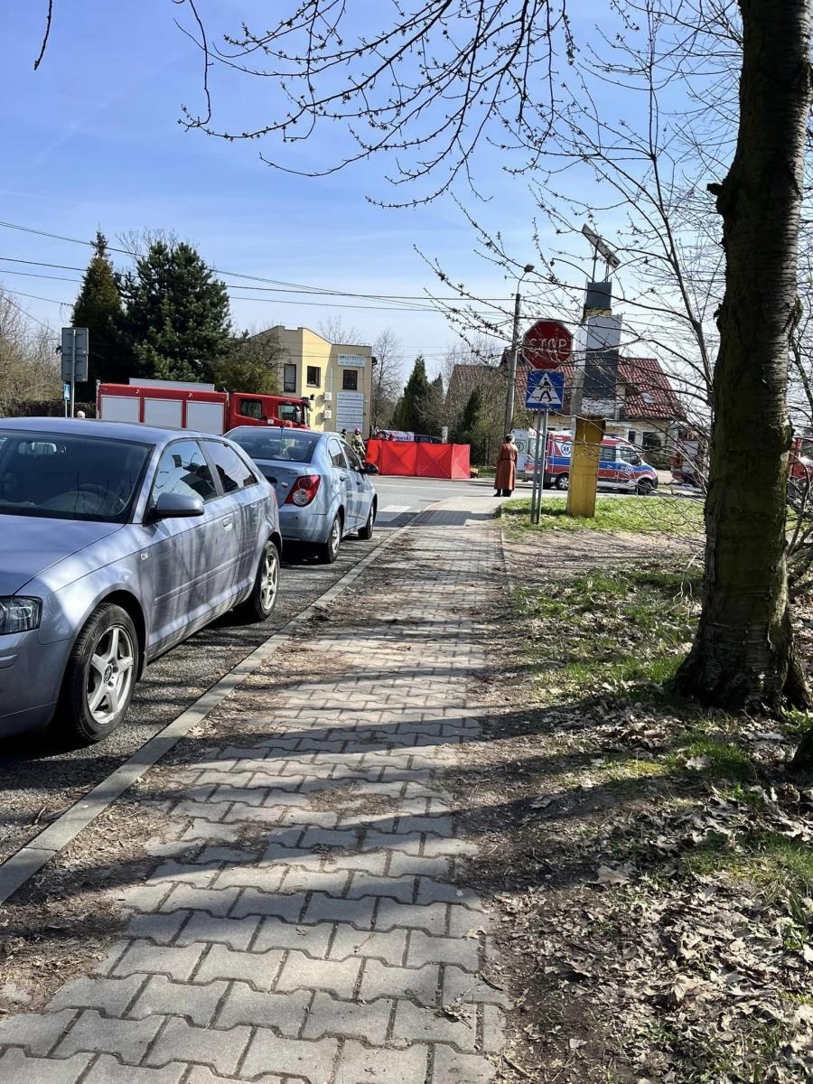 Zdjęcie w galerii na portalu naszwodzislaw.com: Samochód osobowy uderzył w motocykl na Radlińskiej wiadomości z regionu